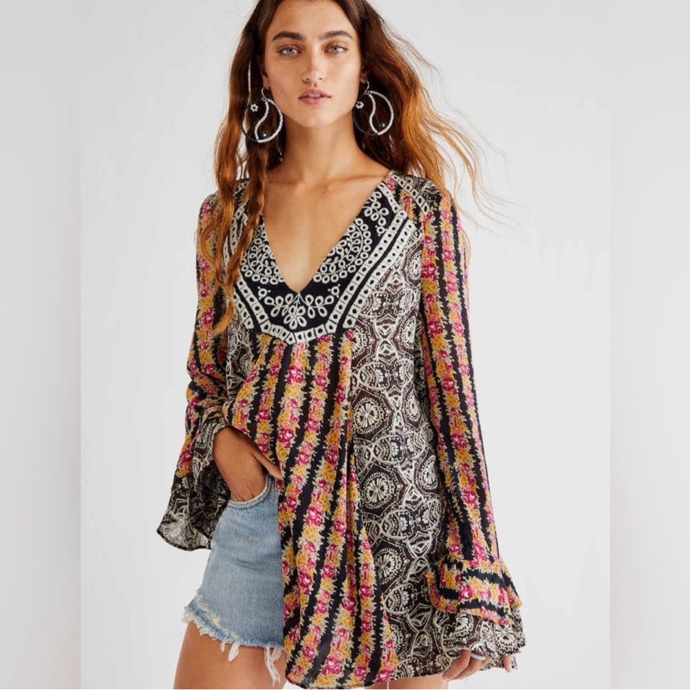 FREE PEOPLE Falling Into You Tunic Top Size Small Embroidered Ruffle Cuff Flowy